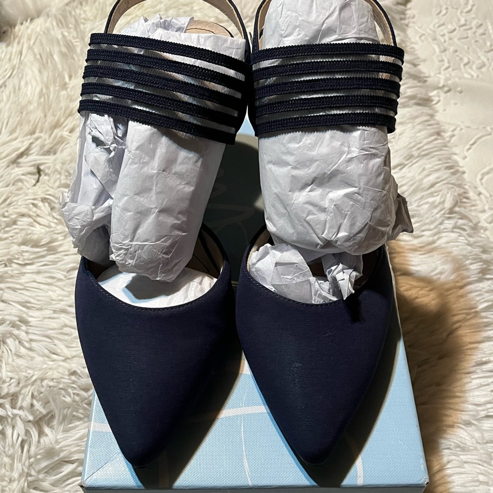 Womens navy blue Lifestride.